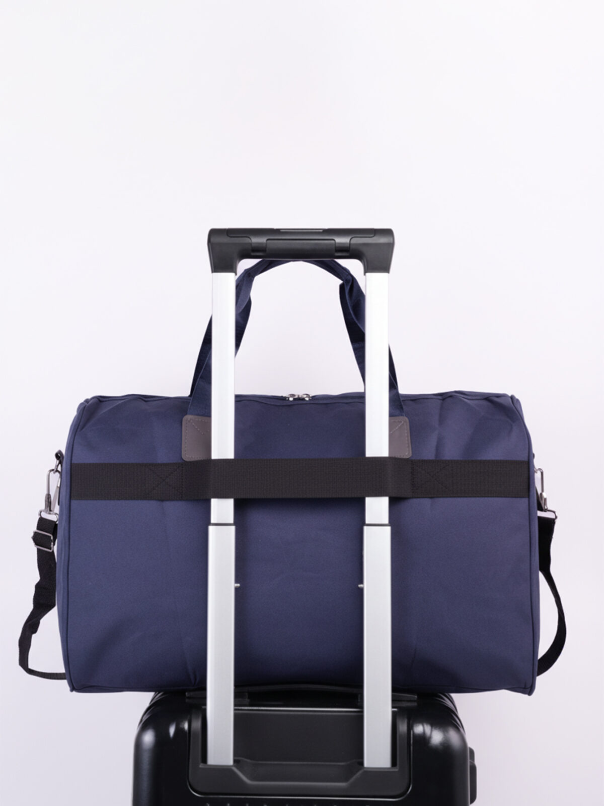 Bolsa Sacola de Viagem Grande Nylon Academia Fim de Semana com Alça Transversal e Encaixe para Mala de Rodinha - Imagem 7