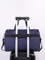 Bolsa Sacola de Viagem Grande Nylon Academia Fim de Semana com Alça Transversal e Encaixe para Mala de Rodinha - Imagem 7
