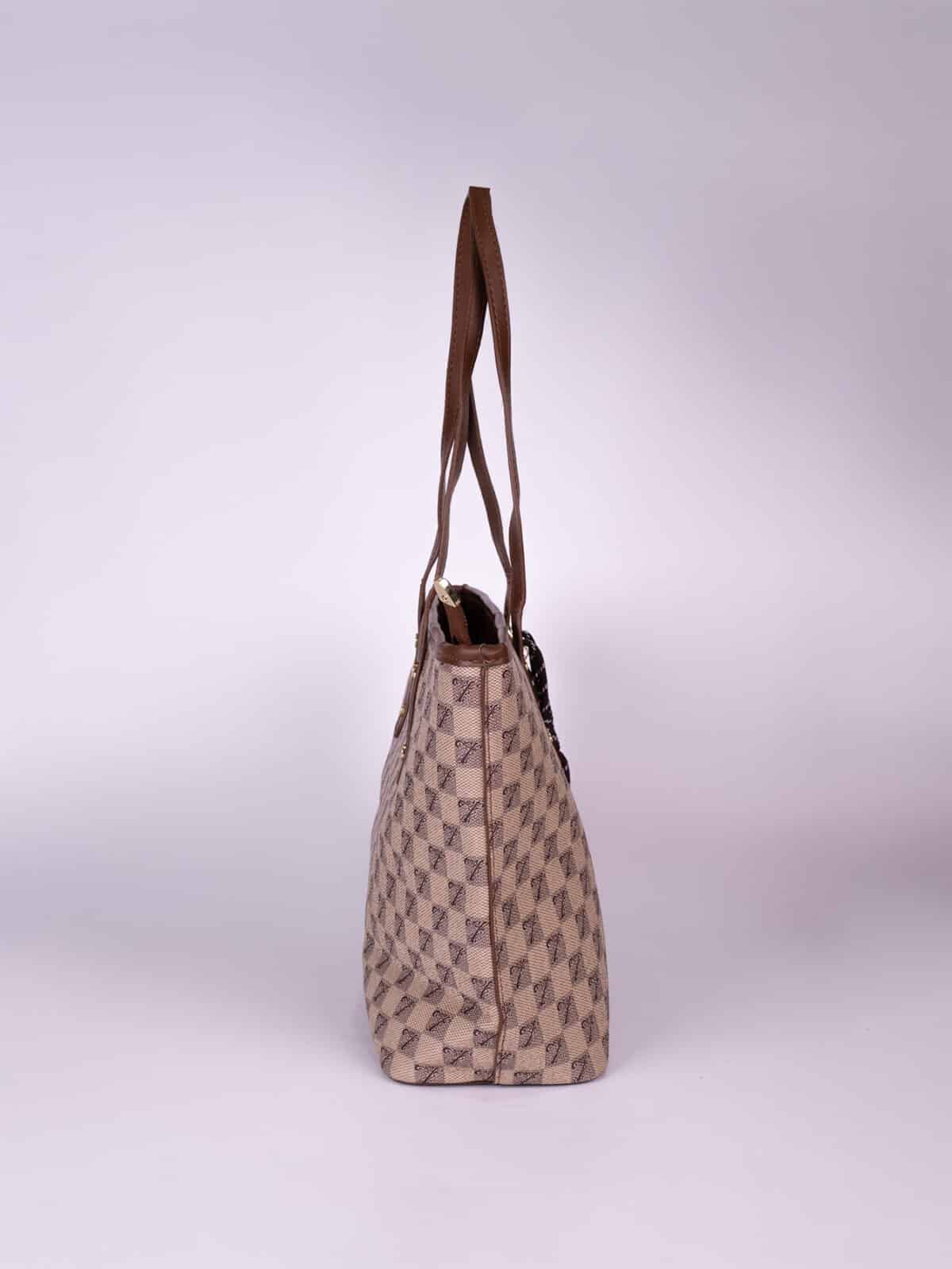 Conjunto Bolsa Tote De Ombro Estampa Monograma Vintage Elegante Com Estojo E Pingente - Imagem 4