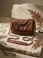 Bolsa De Ombro Flap Acolchoada Minimalista Elegante Com Corrente Dourada Estilo Old Money - Imagem 5