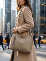 Bolsa De Ombro Hobo Minimalista Slouchy Detalhe Nó E Tassel Grande Capacidade - Imagem 4