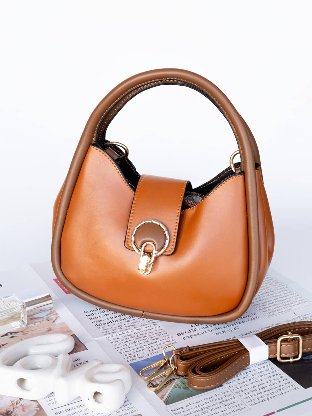 Bolsa Feminina Casual Pequena - Couro Sintético, Alça Dupla e Detalhes Dourados - Imagem 2