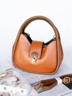 Bolsa Feminina Casual Pequena - Couro Sintético, Alça Dupla e Detalhes Dourados - Imagem 2