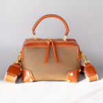 Bolsa Feminina Couro Premium Mini Baú Elegante Compacta Alça Larga