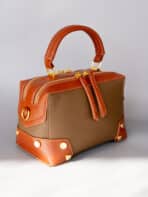 Bolsa Feminina Couro Premium Mini Baú Elegante Compacta Alça Larga - Imagem 2