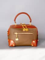 Bolsa Feminina Couro Premium Mini Baú Elegante Compacta Alça Larga - Imagem 4