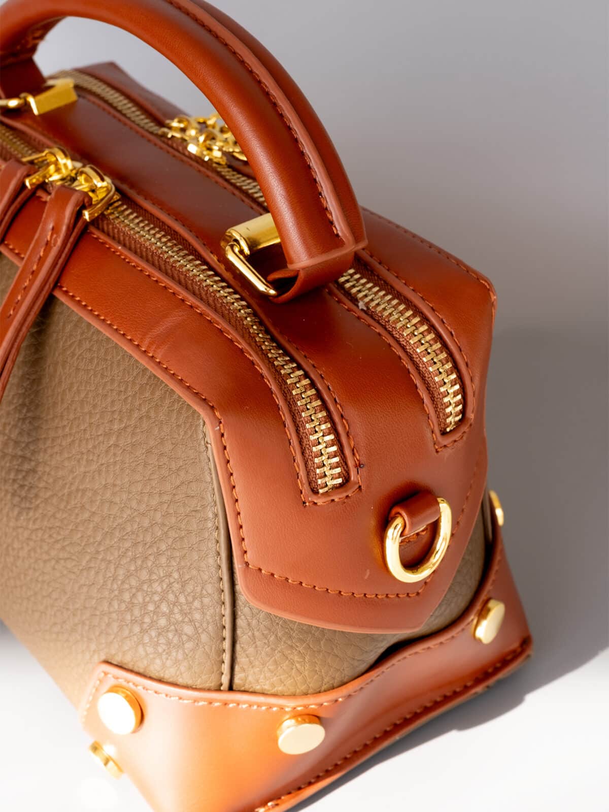 Bolsa Feminina Couro Premium Mini Baú Elegante Compacta Alça Larga - Imagem 6