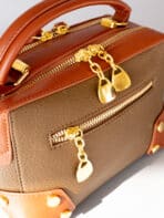 Bolsa Feminina Couro Premium Mini Baú Elegante Compacta Alça Larga - Imagem 7