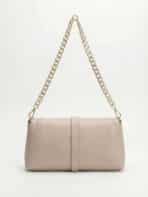 Bolsa De Ombro Baguette Minimalista Estilo Old Money Com Fivela B E Alça De Corrente - Imagem 3
