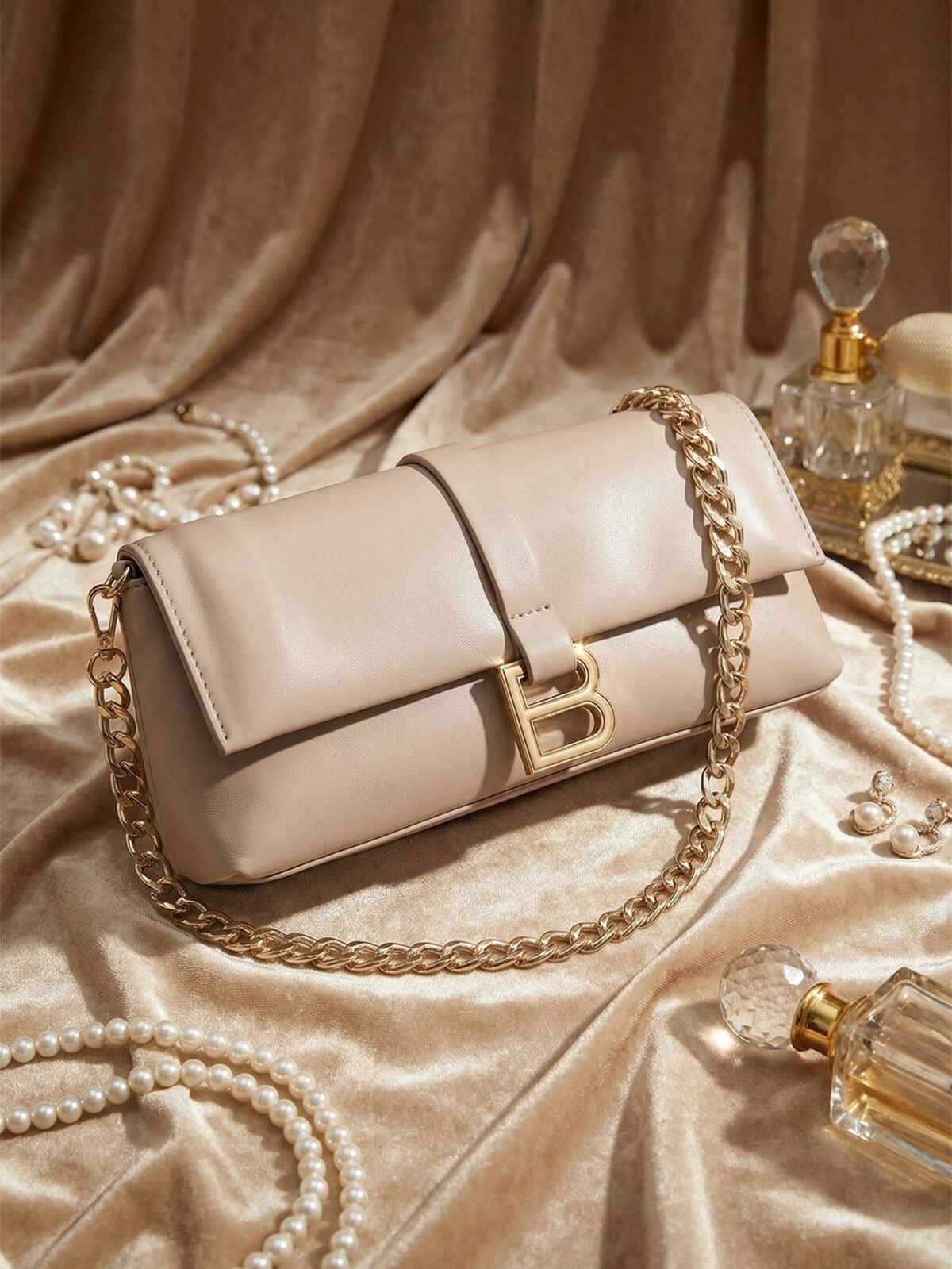 Bolsa De Ombro Baguette Minimalista Estilo Old Money Com Fivela B E Alça De Corrente - Imagem 4
