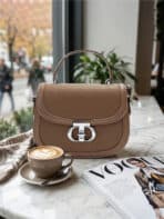 Bolsa feminina Couro Elegante – Compacta e Versátil multifuncional da moda moderna e com estilo