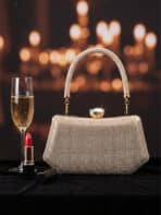 Clutch Pedraria com Alça de Mão e Corrente Brilho Festa - Imagem 10