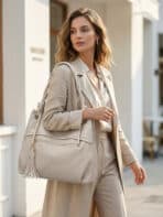 Bolsa De Ombro Hobo Minimalista Texturizada Com Alça Trançada E Tassel Elegante