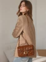 Bolsa Feminina Transversal Matelassê Luxo Alça Corrente Dourada Blogueira - Imagem 5