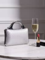 Bolsa de Mão Clutch Prata Rígida com Alça Fixa Metálica Festa Madrinha Casamento Formatura Luxo - Imagem 3